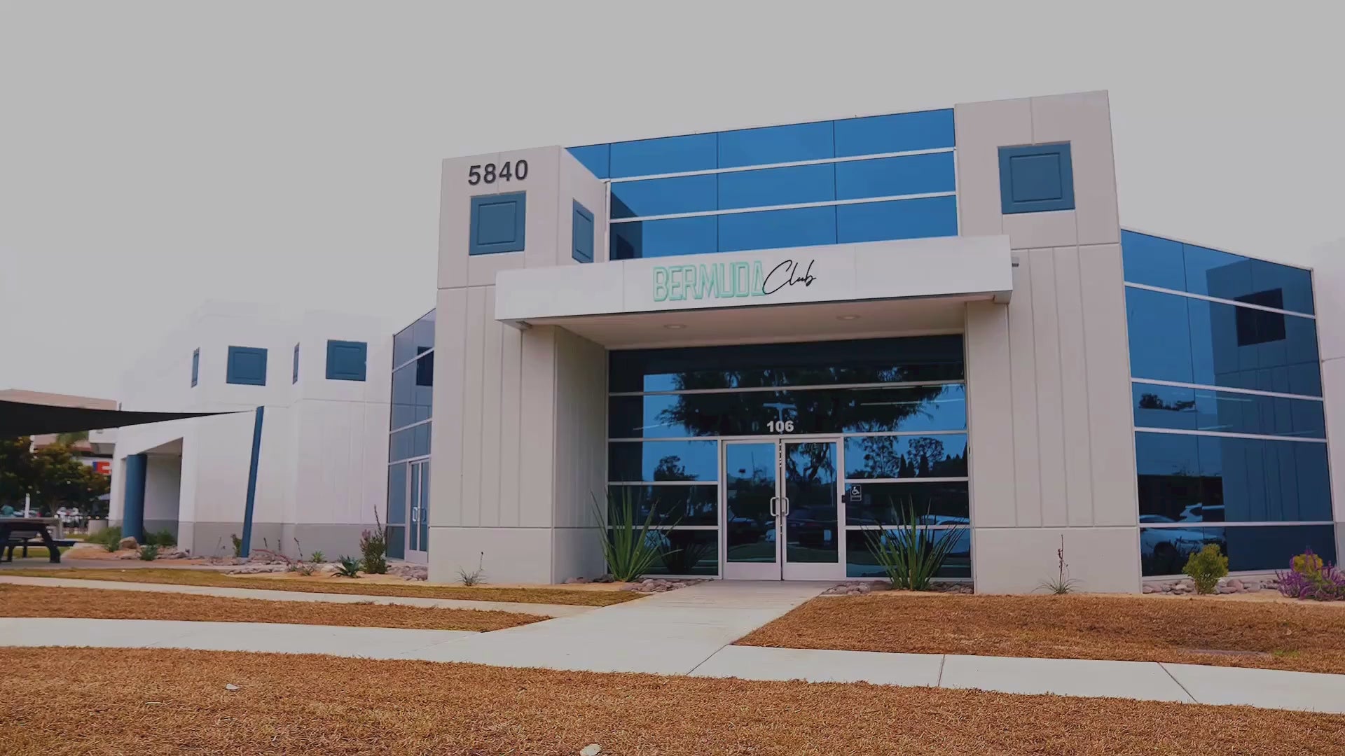 Load video: Host your next event in Carlsbad’s modern venue. From private dinners to company gatherings, Bermuda Club offers space, style, and support.
