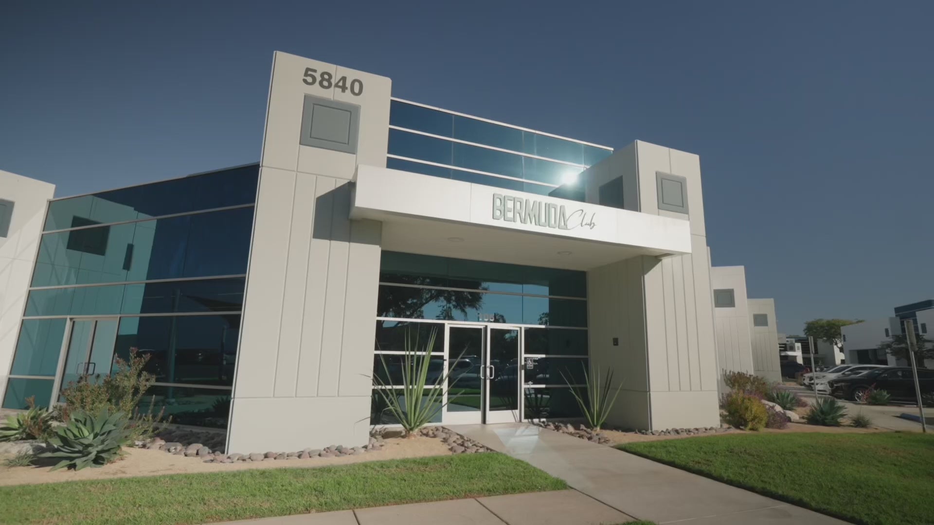 Load video: Bermuda Club North County